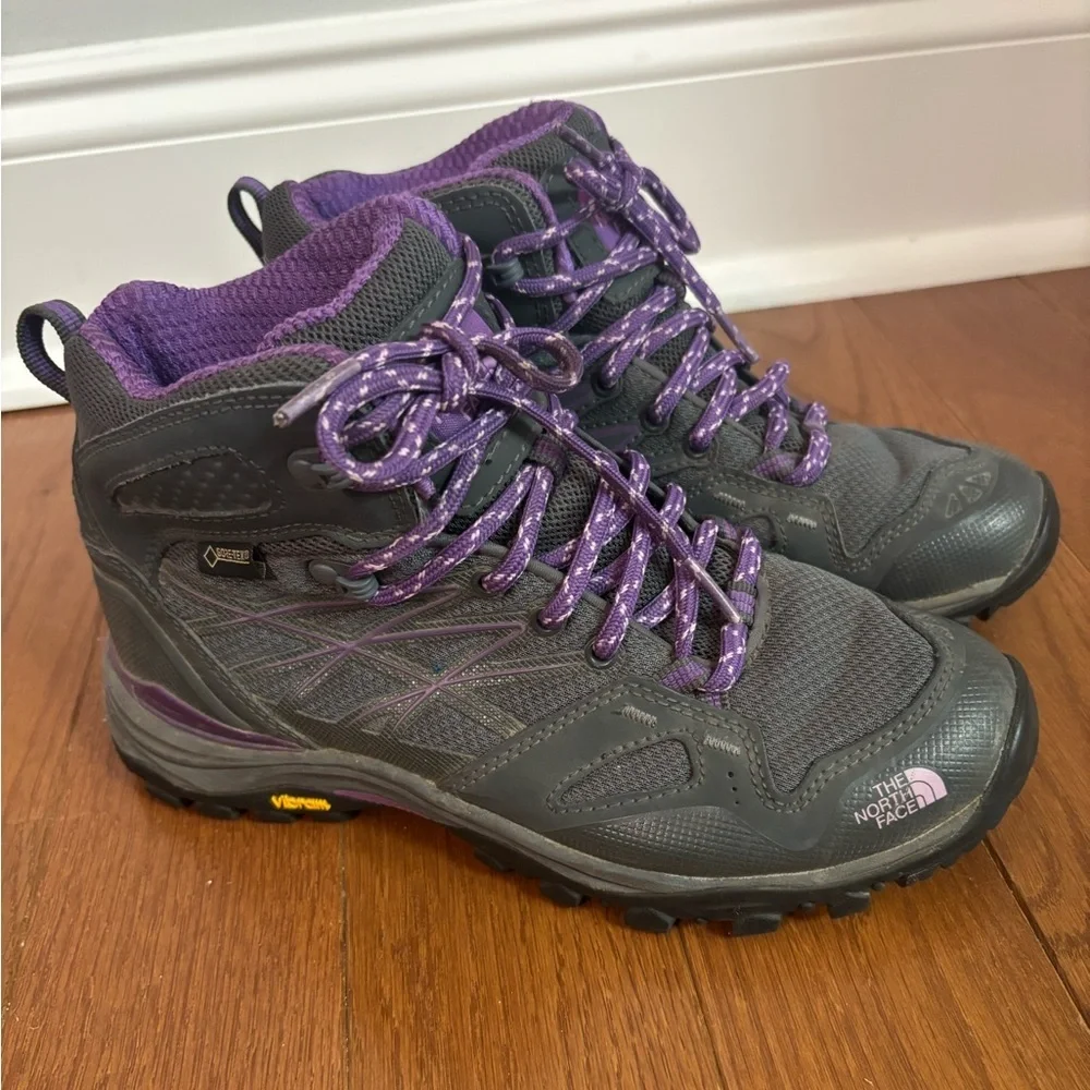 The North Face Women’s Hedgehog Fastpack Mid GTX Waterproof Hiking Boots Size 6